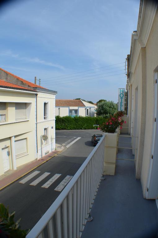Hotel De L'Arrivee Fouras Bagian luar foto